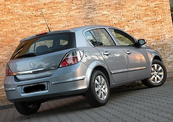Opel Astra cena 15900 przebieg: 180300, rok produkcji 2009 z Raszków małe 497